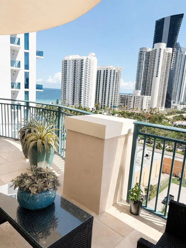 3-bedroom rental at 17555 SW Atlantic Boulevard #PH2, Sunny Isles Beach