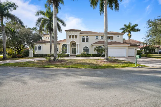 6-bedroom rental at 3201 E Stonebrook Circle, Davie