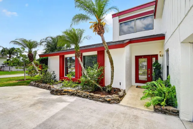 3-bedroom rental at 12260 Old Country Road S, Wellington