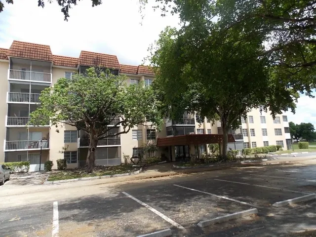 1-bedroom rental at 4158 Inverrary Drive #106, Lauderhill