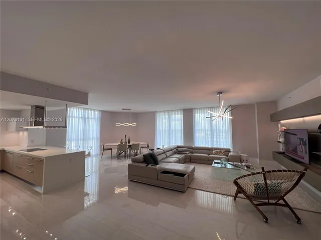 2-bedroom home at 17301 Biscayne Boulevard #1402, North Miami Beach