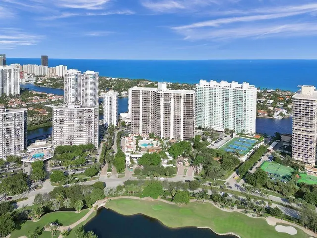 2-bedroom home at 20281 E Country Club Drive #404, Aventura