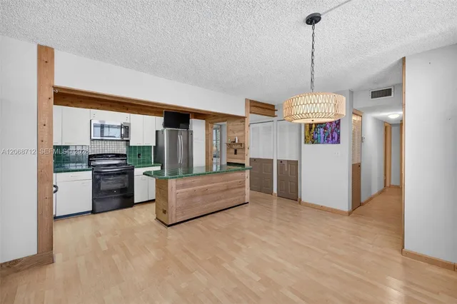 3-bedroom home at 3350 NE 192nd Street #5H-B, Aventura