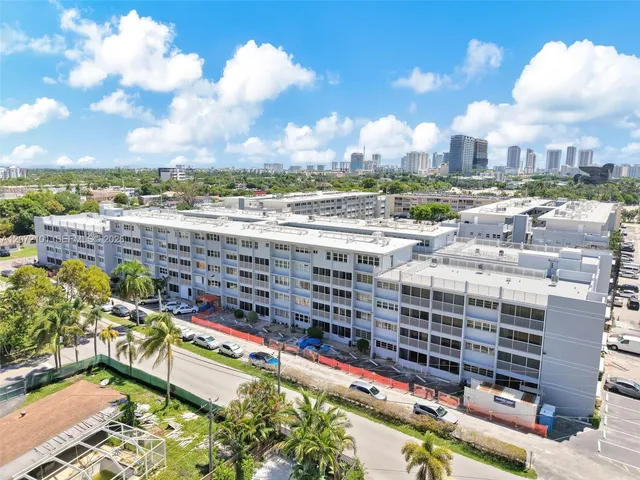 2-bedroom home at 215 SE 3rd Avenue #206B, Hallandale Beach