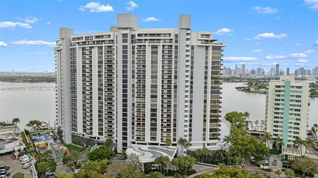 2-bedroom home at 9 Island Avenue #2207, Miami Beach