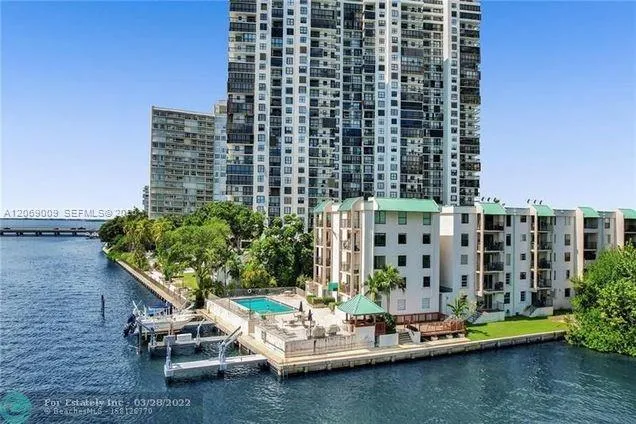 2-bedroom rental at 2201 Brickell Avenue #96, Miami