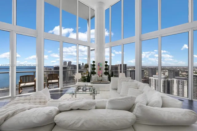 2-bedroom rental at 888 Biscayne Boulevard #5701, Miami