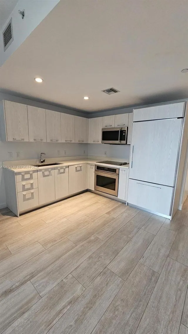 1-bedroom rental at 45 SW 9th Street #2102, Miami