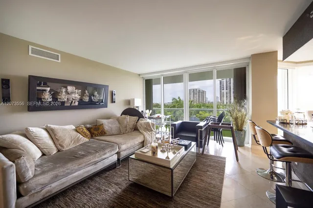 3-bedroom rental at 7000 Island Boulevard #608, Aventura