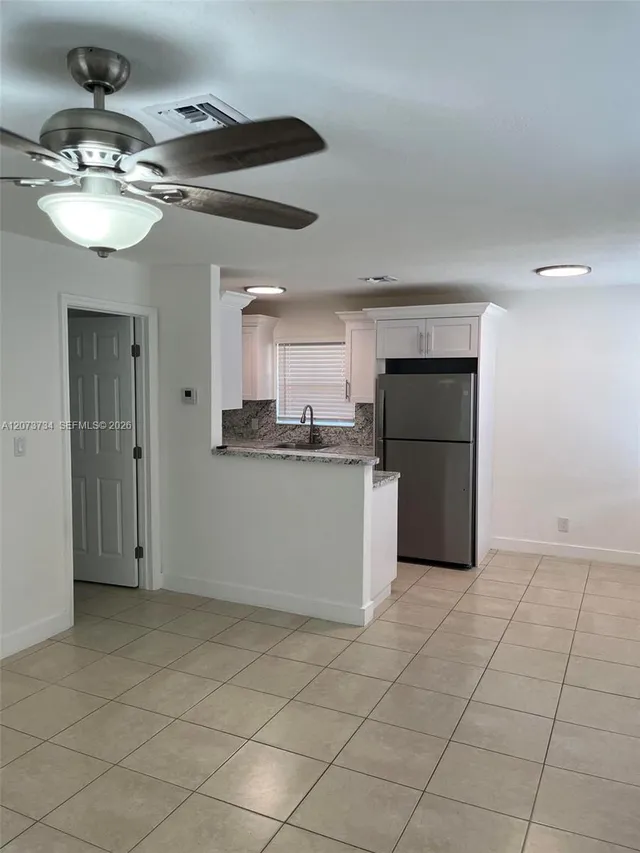 1-bedroom rental at 330 NE 7th Street #330, Pompano Beach