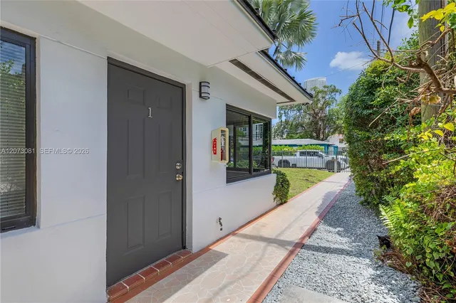 Commercial at 620 SW 6th Avenue, Miami