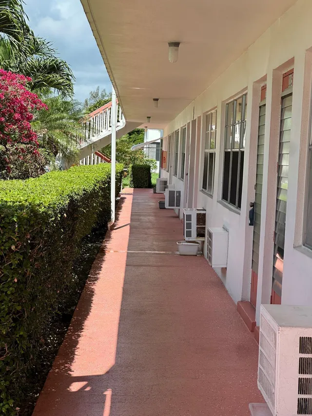 1-bedroom home at 120 WINDSOR F #Unit F, West Palm Beach