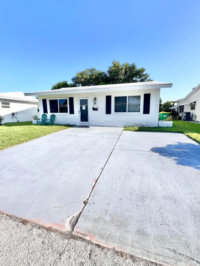 2-bedroom home at 6711 NW 72nd Street, Tamarac