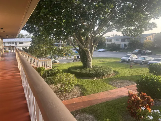1-bedroom home at 126 BEDFORD E, West Palm Beach