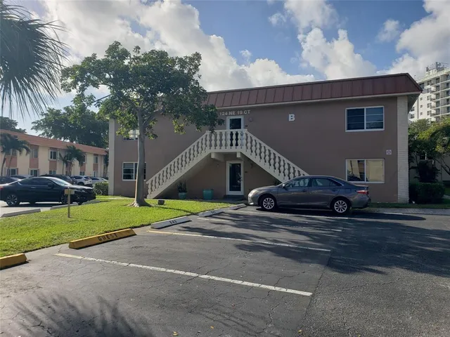 1-bedroom home at 124 NE 19TH Court #111B, Wilton Manors