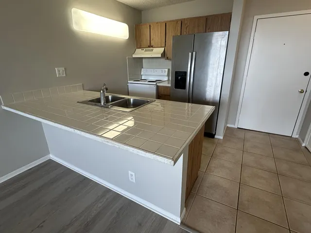 1-bedroom rental at 2501 RIVERSIDE Drive #517-A, Coral Springs