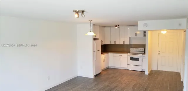 1-bedroom home at 15205 NE 6th Avenue #D204, Miami