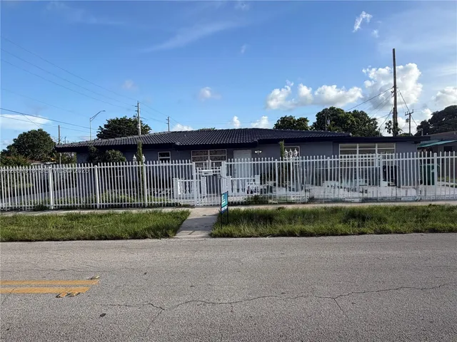 3-bedroom home at 9200 SW 37th Street, Miami