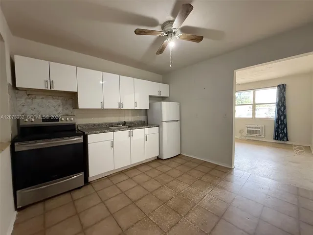 2-bedroom rental at 900 SW 5th Street #2, Hallandale Beach