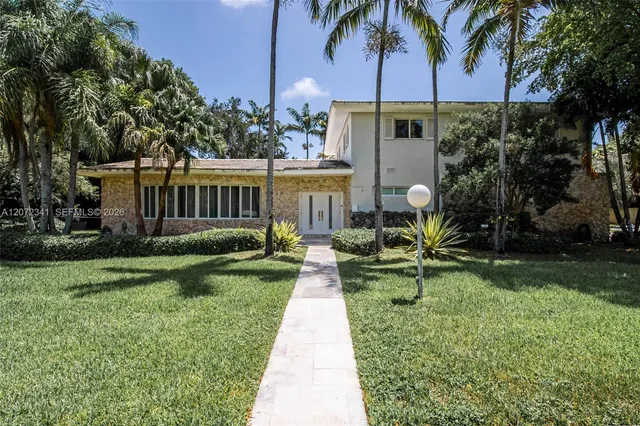 4-bedroom rental at 12555 SW 69th Court, Pinecrest