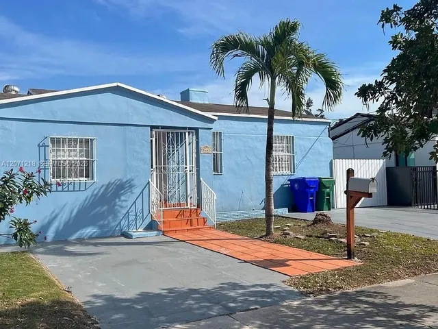 3-bedroom rental at 2645 SW 33rd Avenue, Miami
