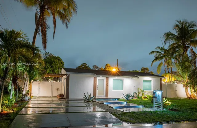 3-bedroom rental at 1623 S 24th Terrace, Hollywood