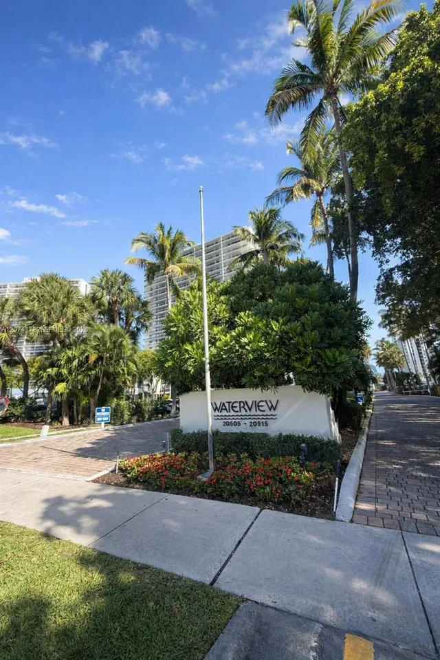 3-bedroom rental at 20505 E Country Club Drive #1037, Aventura