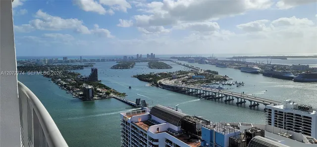 1-bedroom rental at 1750 N Bayshore Drive #5508, Miami