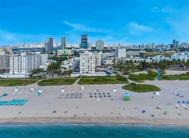 1-bedroom rental at 465 Ocean Drive #219, Miami Beach