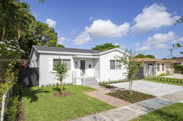 3-bedroom rental at 449 E 10th Street, Hialeah