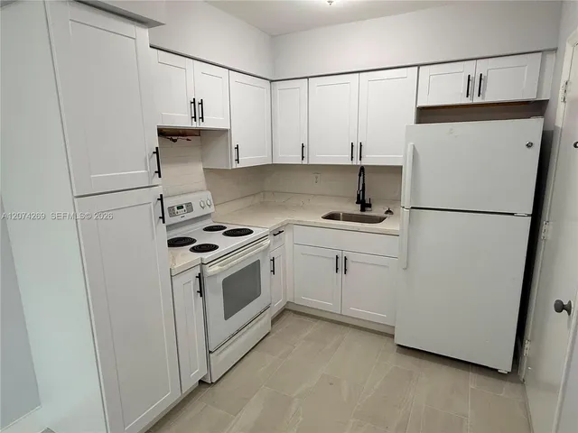 1-bedroom rental at 1824 Monroe Street #12, Hollywood