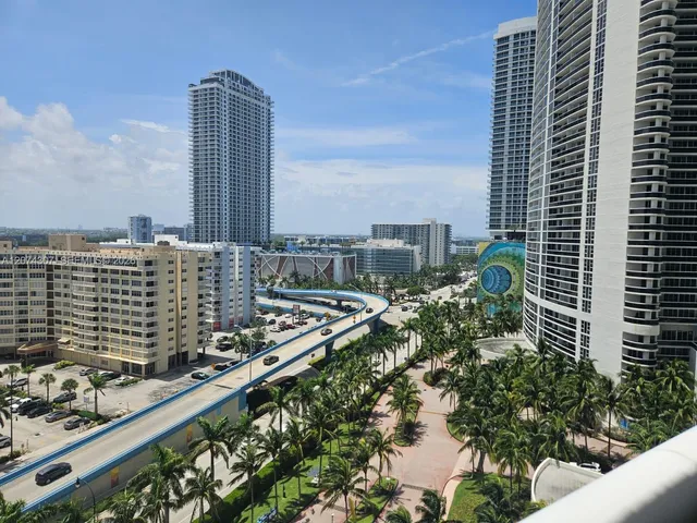 2-bedroom rental at 1850 S Ocean Drive #1409, Hallandale Beach