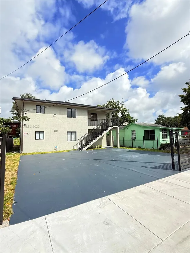 5-bedroom rental at 2057 Washington Avenue #2, Opa-Locka