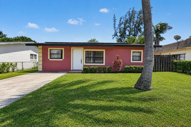 4-bedroom home at 816 SW 3RD Court, Delray Beach