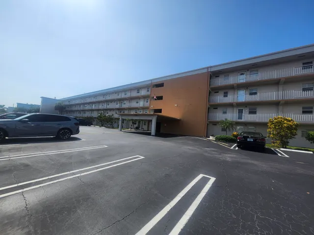 1-bedroom home at 230 NE 26th Avenue #209, Boynton Beach