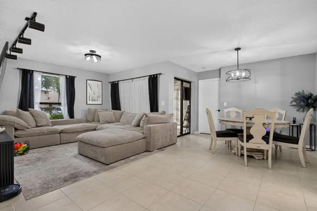 2-bedroom home at 3331 NW 47th Avenue #3242, Coconut Creek