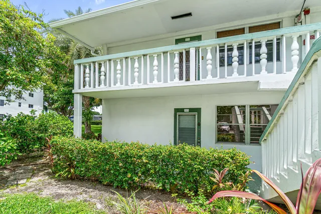 2-bedroom home at 265 Newport R Drive #R, Deerfield Beach