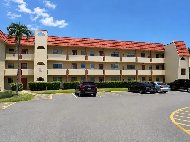 2-bedroom home at 2651 SUNRISE LAKES Drive E #310, Sunrise