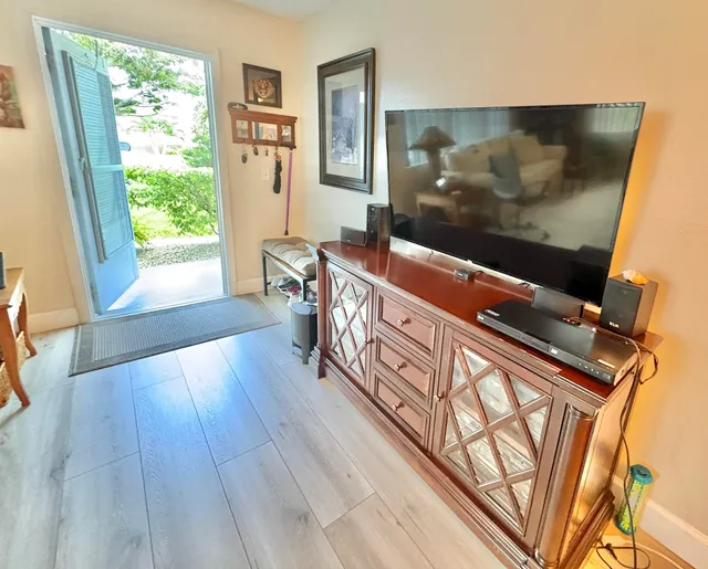 1-bedroom home at 140 WINDSOR G, West Palm Beach