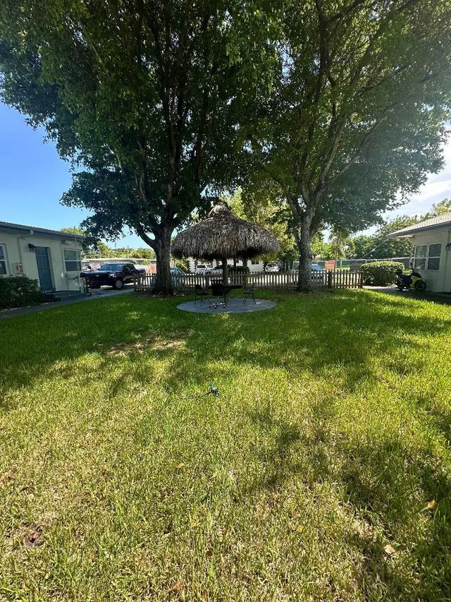 1-bedroom rental at 705 NE 3RD Street #2, Hallandale Beach