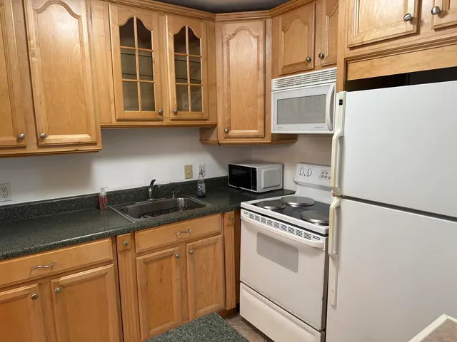 1-bedroom rental at 2 CANTERBURY A #2, West Palm Beach