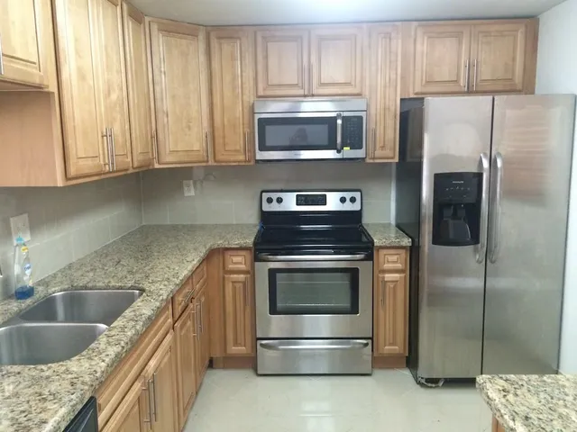 3-bedroom rental at 485 N Pine Island Road #201A, Plantation
