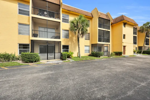 2-bedroom rental at 490 NW 20TH Street #1140, Boca Raton