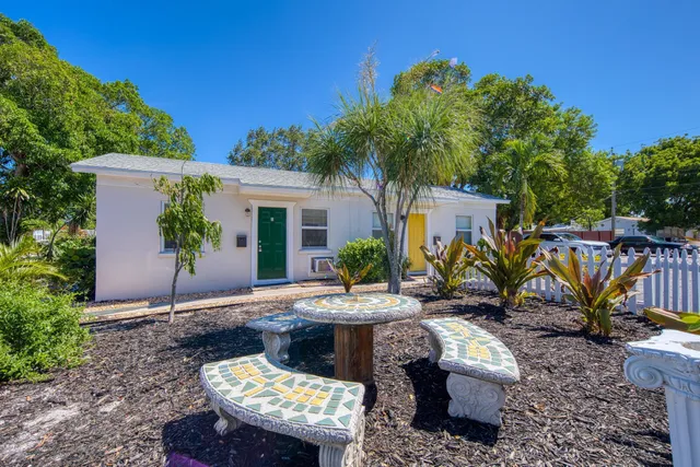 1-bedroom rental at 219 N E Street #1, Lake Worth Beach
