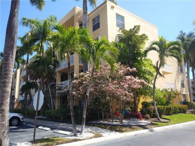 1-bedroom rental at 1341 SE 3rd Avenue #201, Dania Beach