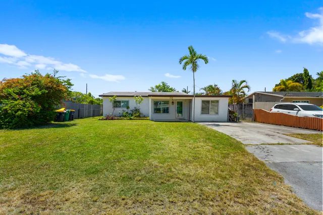 4-bedroom rental at 2748 SW 46TH Court, Dania Beach