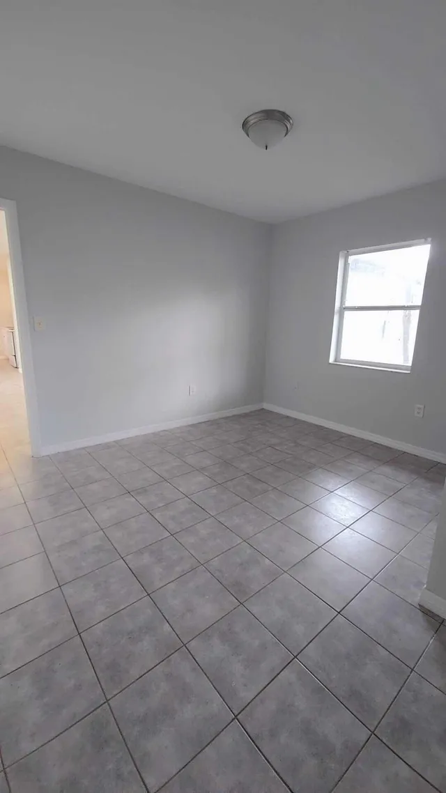 1-bedroom rental at 621 NW 5th Avenue #Unit 4, Pompano Beach
