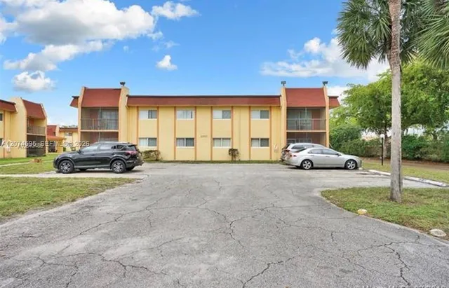 2-bedroom home at 2960 NW 55th Avenue #2D, Lauderhill