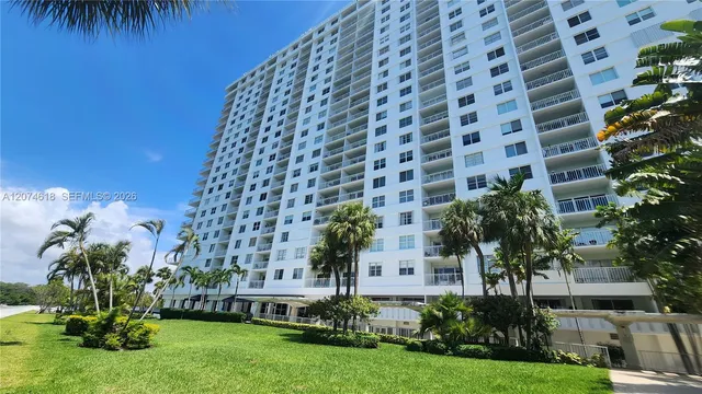 1-bedroom home at 500 Bayview Drive #1725, Sunny Isles Beach