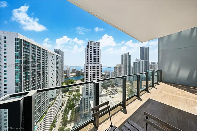 2-bedroom home at 68 SE 6th Street #2909, Miami